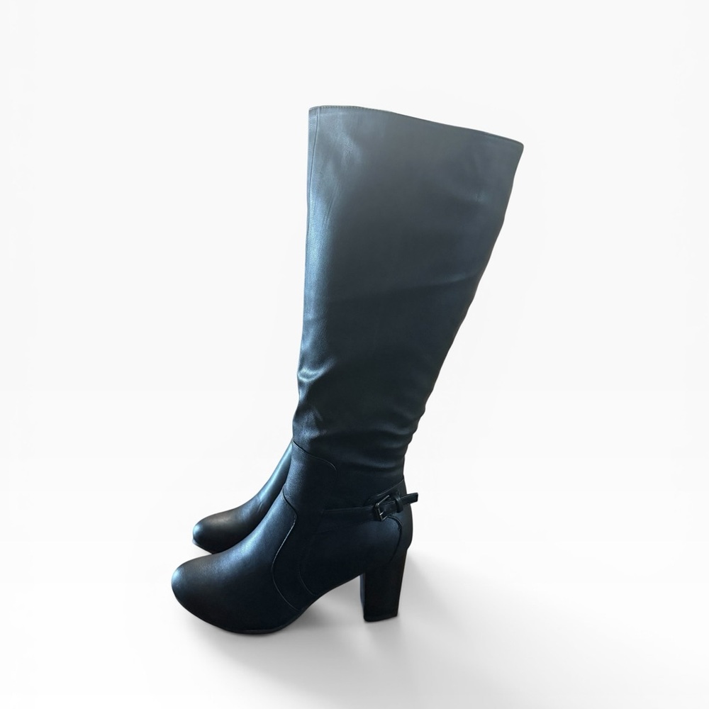 Journee Collection Carver Black Boot Size 8.5